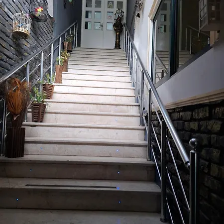 Versace فندق Polisi i Vogel